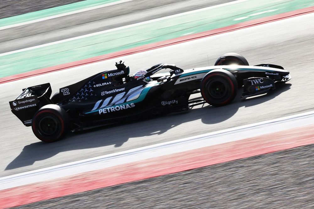 2026 Barselona testi 4. gün: Mercedes sorunsuz ilerliyor, Aston Martin gecikmeli de olsa piste çıktı