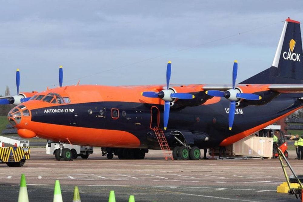 Aston Martin, AMR26'yı testlere yetiştirmek için 1972 model Antonov kullanmış