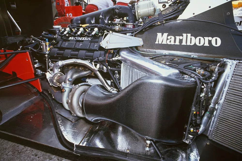 F1'in 2030 motoru 3.0 litrelik V8 çift turbolu mu olacak?