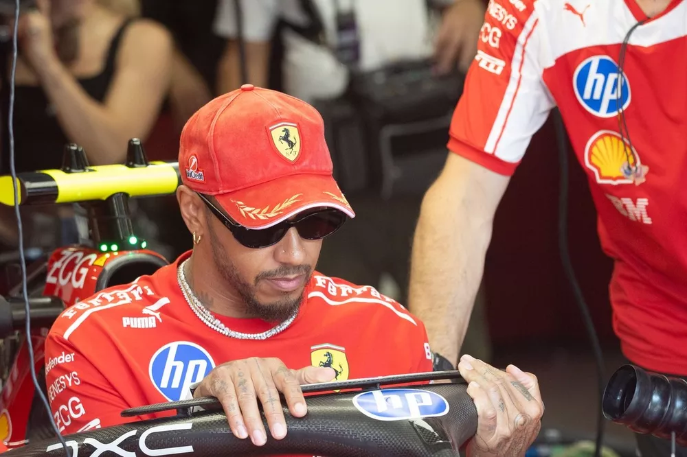 Hamilton: "Düzlüklerde ciddi zaman kaybediyoruz"