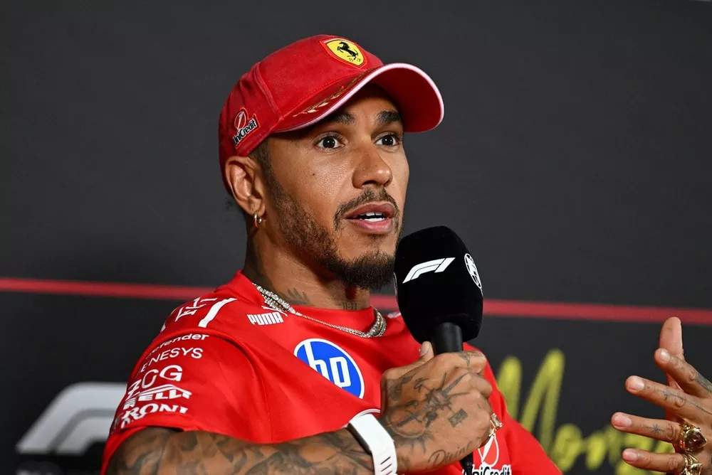 Hamilton: "Yarışa sert lastikle başlamamız gerekiyordu"