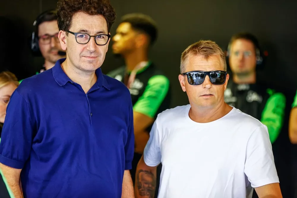 Raikkonen'den 'adaşına' övgüler: "Özel yeteneğiniz yoksa üst üste 4 kez kazanamazsınız"