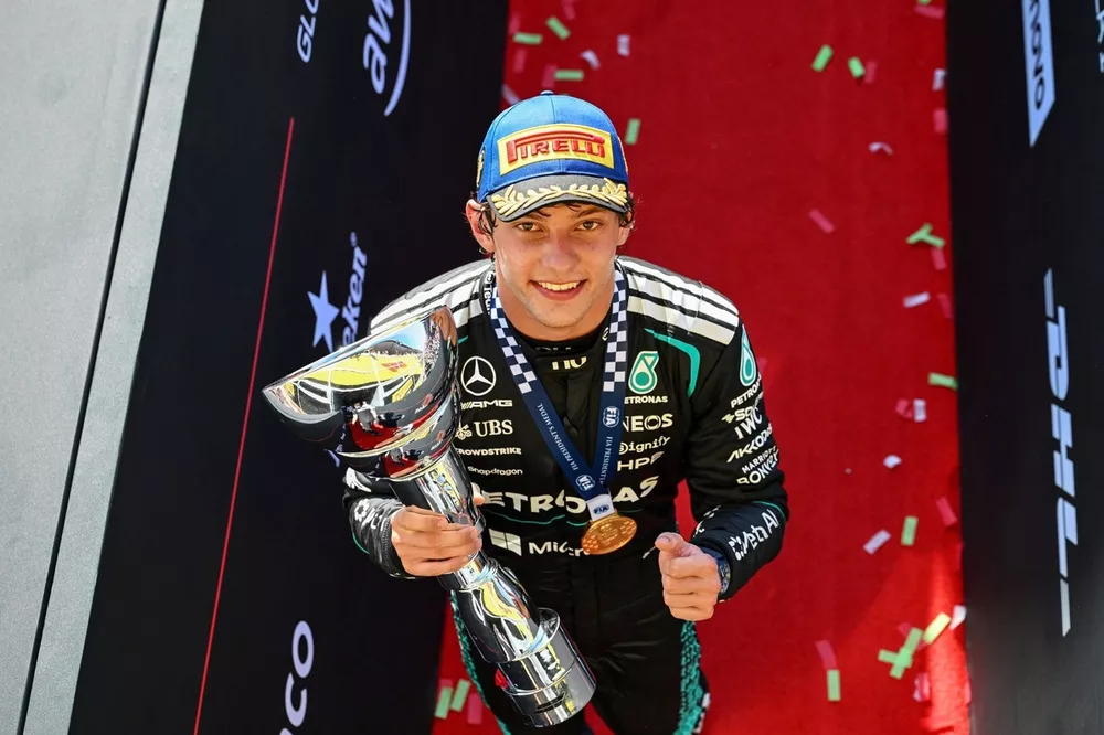 Rosberg'den Antonelli'ye övgü: "Tıpkı Schumacher gibi sürdü!"